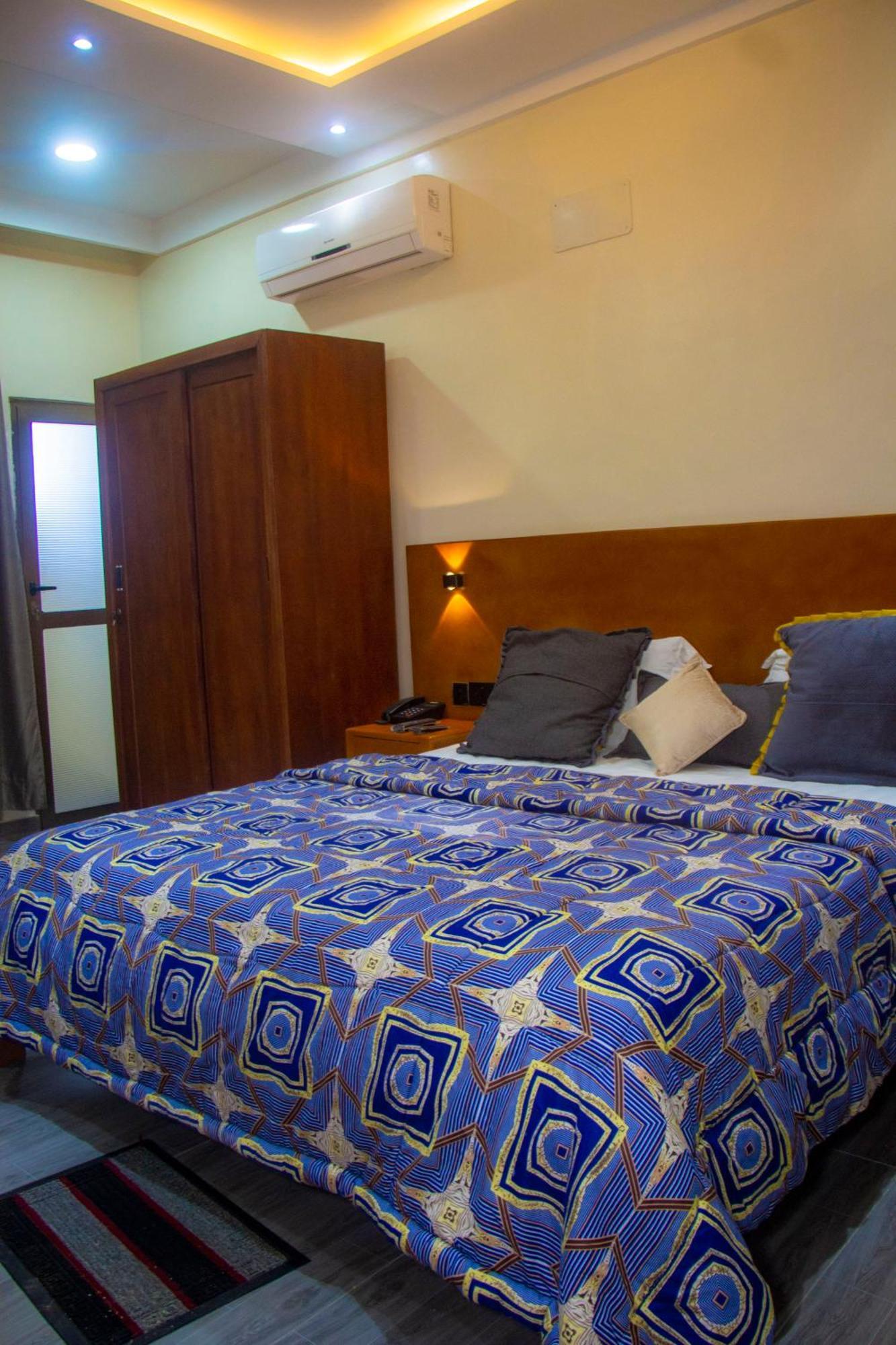 Hotel L'Apero Cotonou Exterior foto